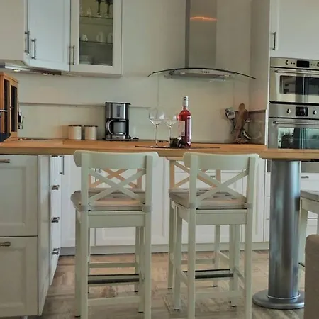 Emplacement Privilégié Pour Ce Bel
